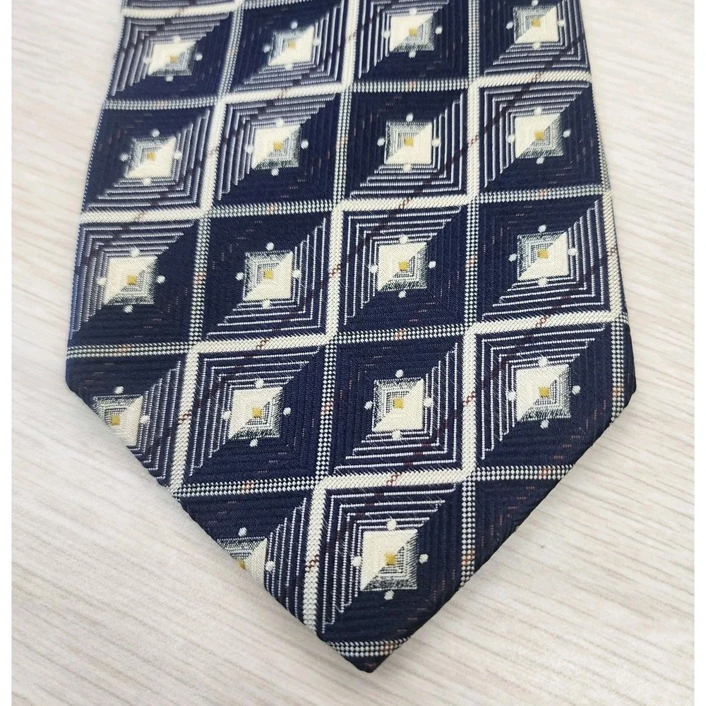 Hugo‎ Boss BOSS 100% Silk Tie Italy Navy Blue Geometric Square Pattern Designer